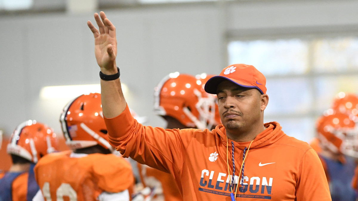Clemson: Tony Elliott is out for the college football match against Ohio State