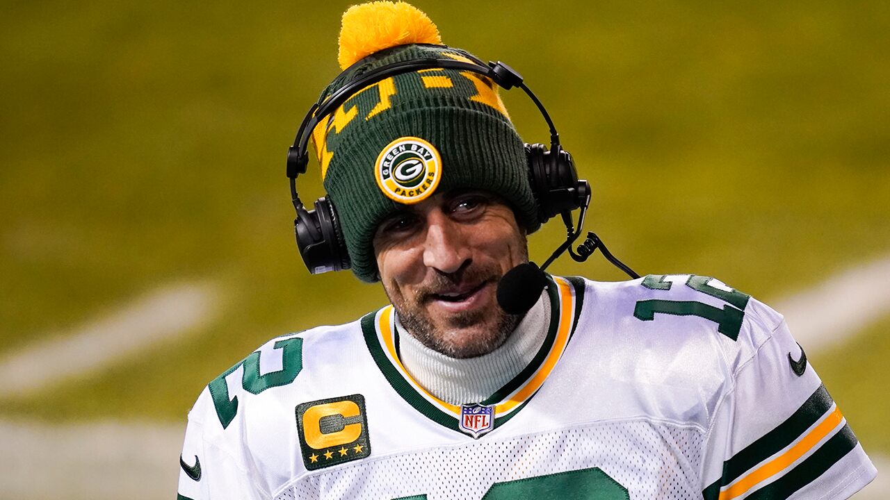 Aaron Rodgers offers three-word advice to his fellow Packers how to handle the week before the qualifiers