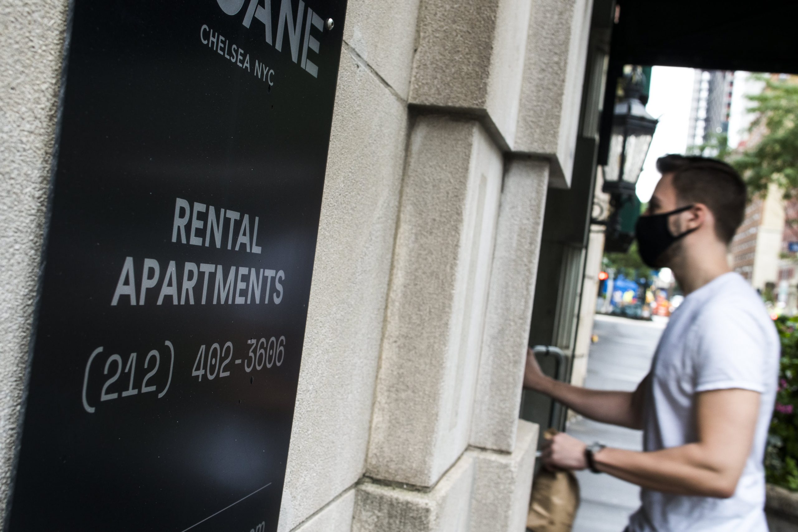 Manhattan apartment rents nearly doubled in December