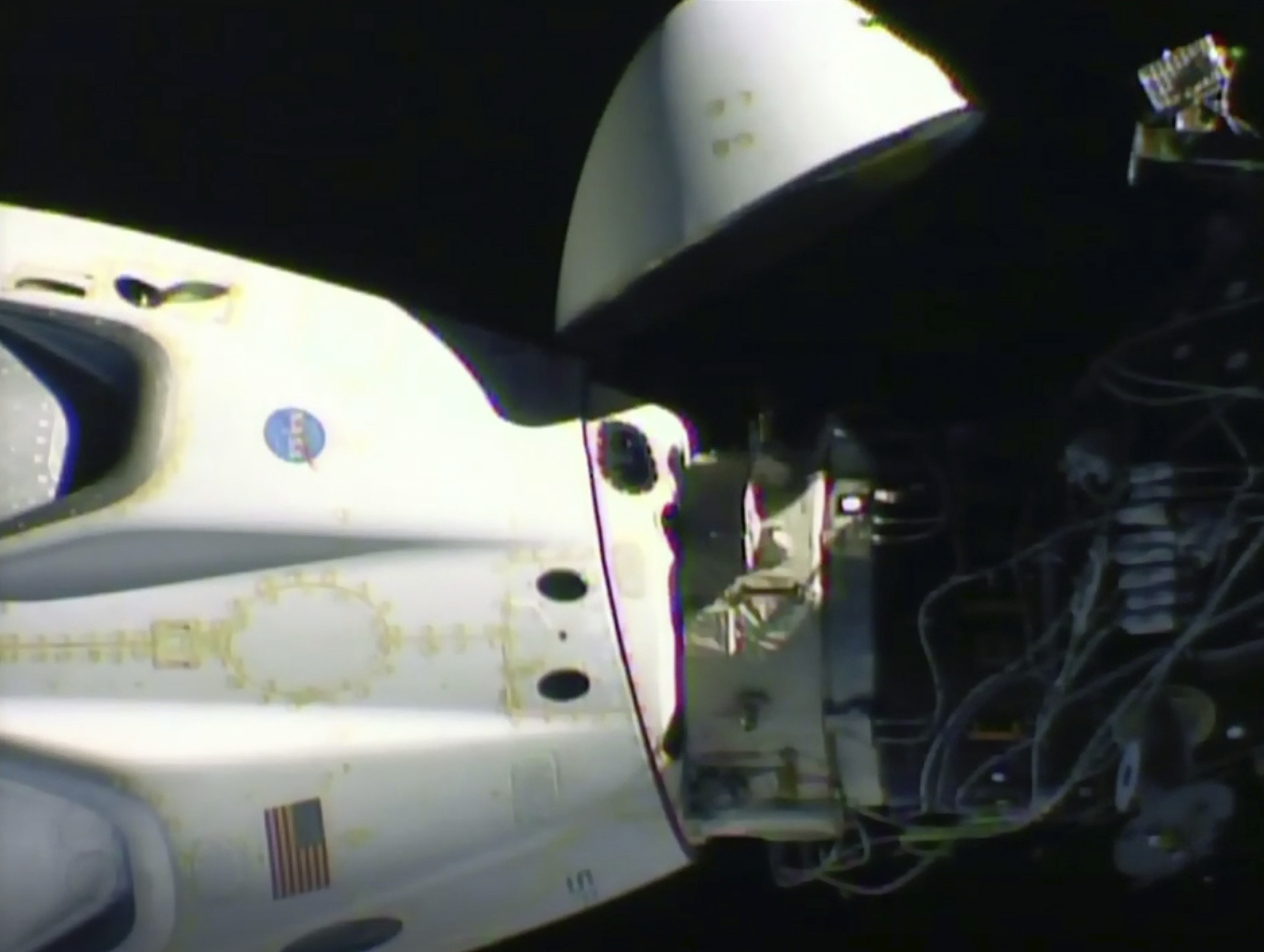 SpaceX's Dragon spacecraft is strewn off the west coast of Florida