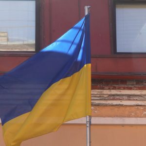 Україна та Росія вислали дипломатів на тлі посиленої напруженості