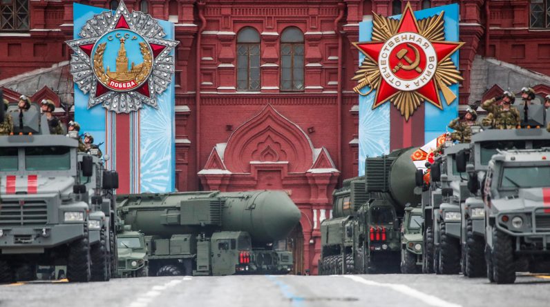 Росія розгортає свої військові сили до Дня Перемоги на тлі напруженості із Заходом |  Голос Америки