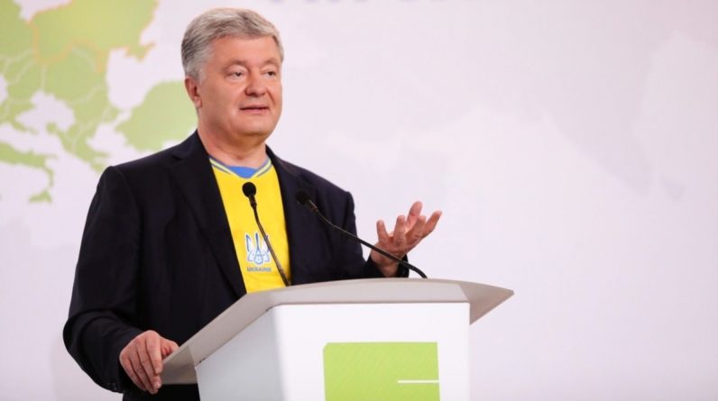 Екс-президент України продає телеканали після ухвалення законопроекту про «олігархію».