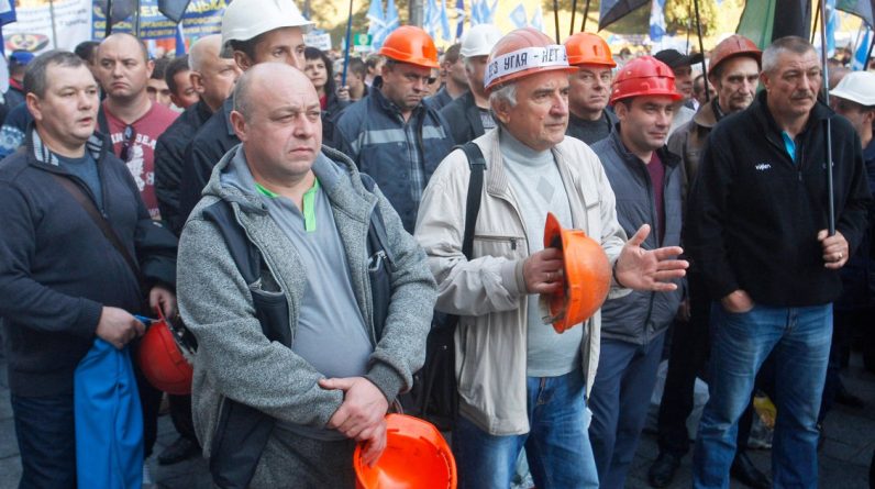 Український уряд ризикує відкрити «Скриньку Пандори» для робітників