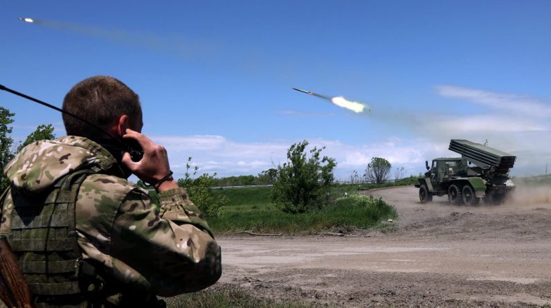 Британська розвідка каже, що Росія наближає до України все більше резервістів