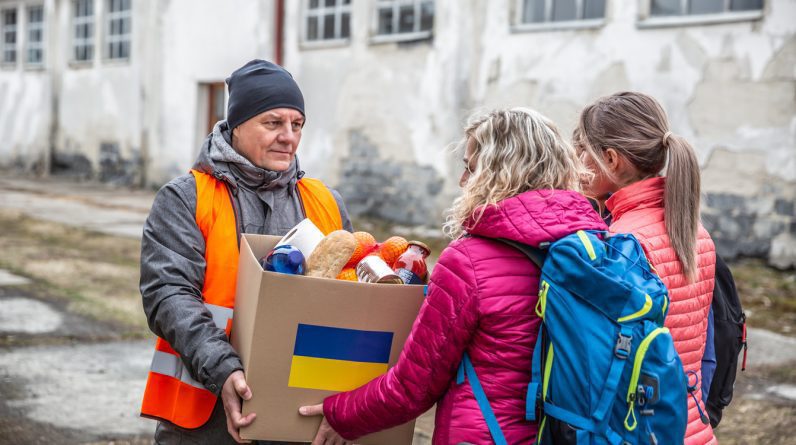 Як компанії займають позицію в Україні