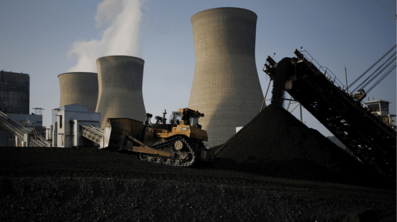 Живі новини: енергетична криза вперше підняла ціну на вугілля в США вище 200 доларів