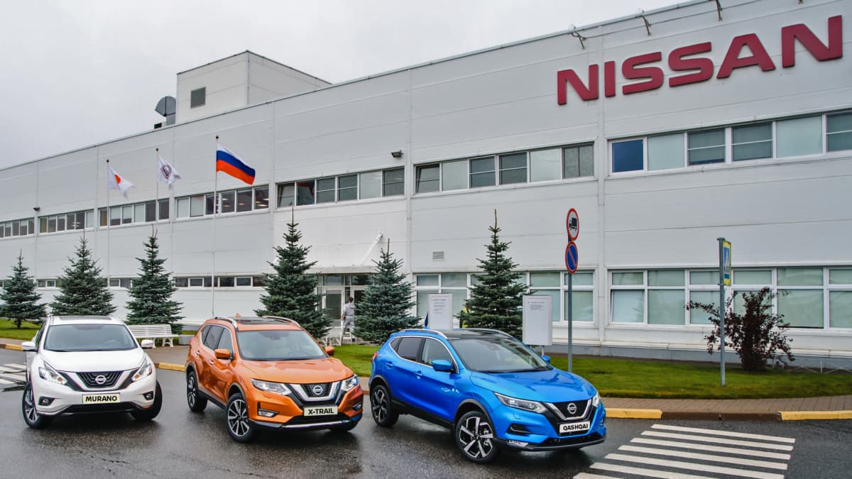 Nissan йде з Росії через конфлікт в Україні та продає дочірню компанію за 1 євро